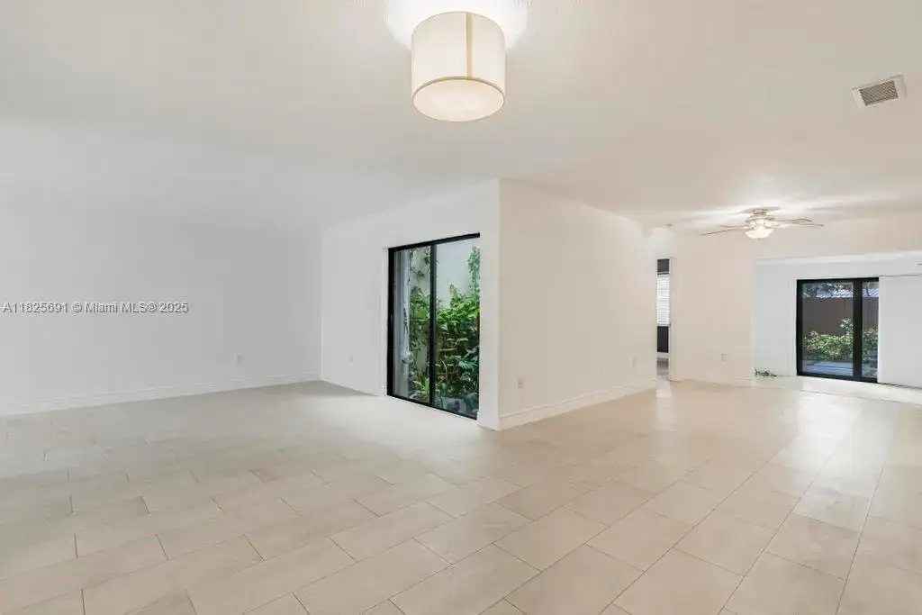 5850 SW 149th Ave, Miami FL 33193 photo 4