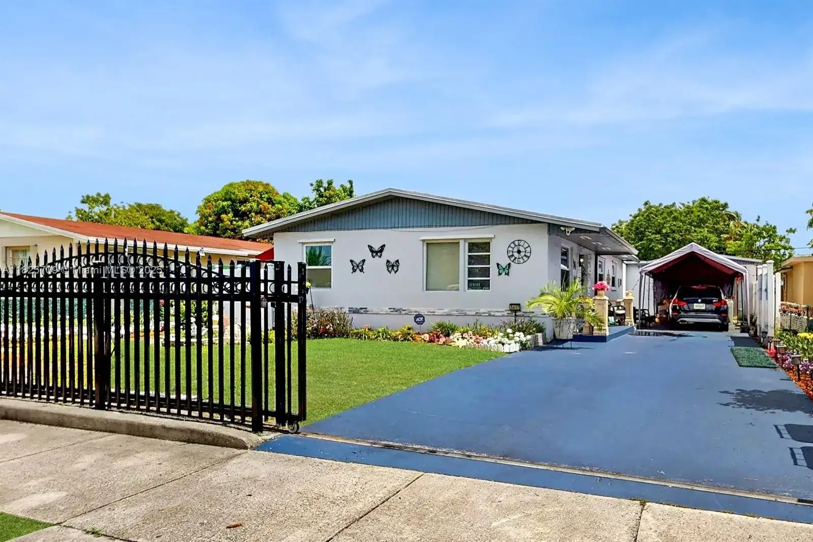5637 SW 40th St, West Park FL 33023 photo 2