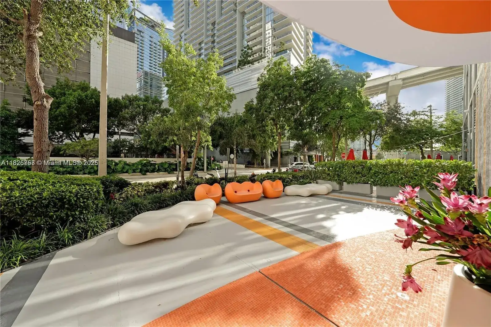 31 SE 6th St # 2706, Miami FL 33131 photo 2
