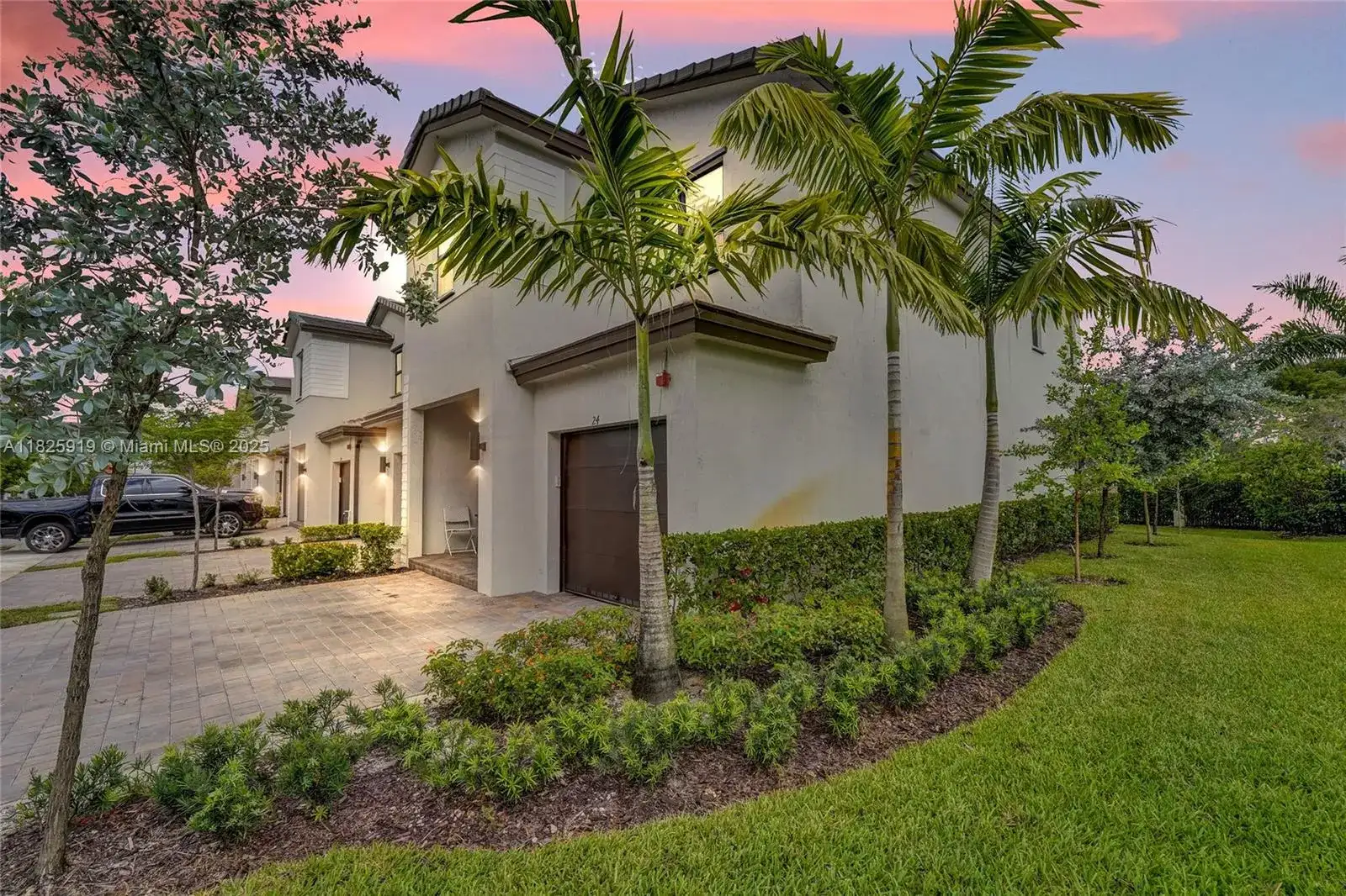 242 SW 159th Ln, Pembroke Pines FL 33027 photo 2