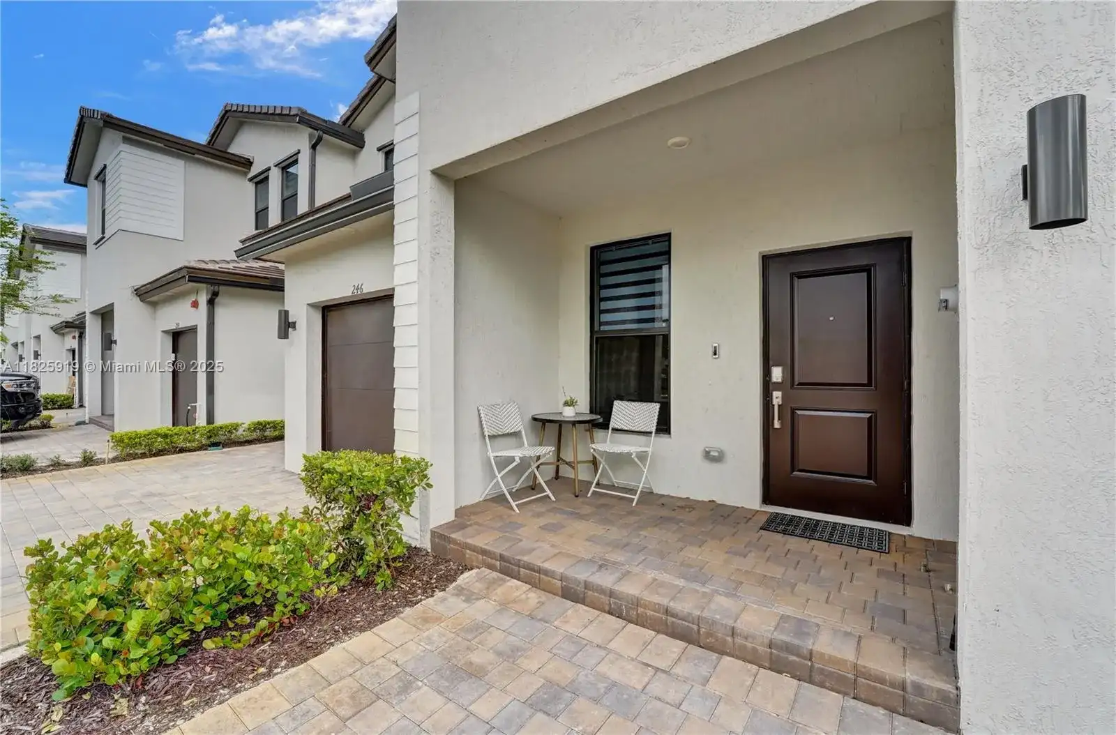242 SW 159th Ln, Pembroke Pines FL 33027 photo 5