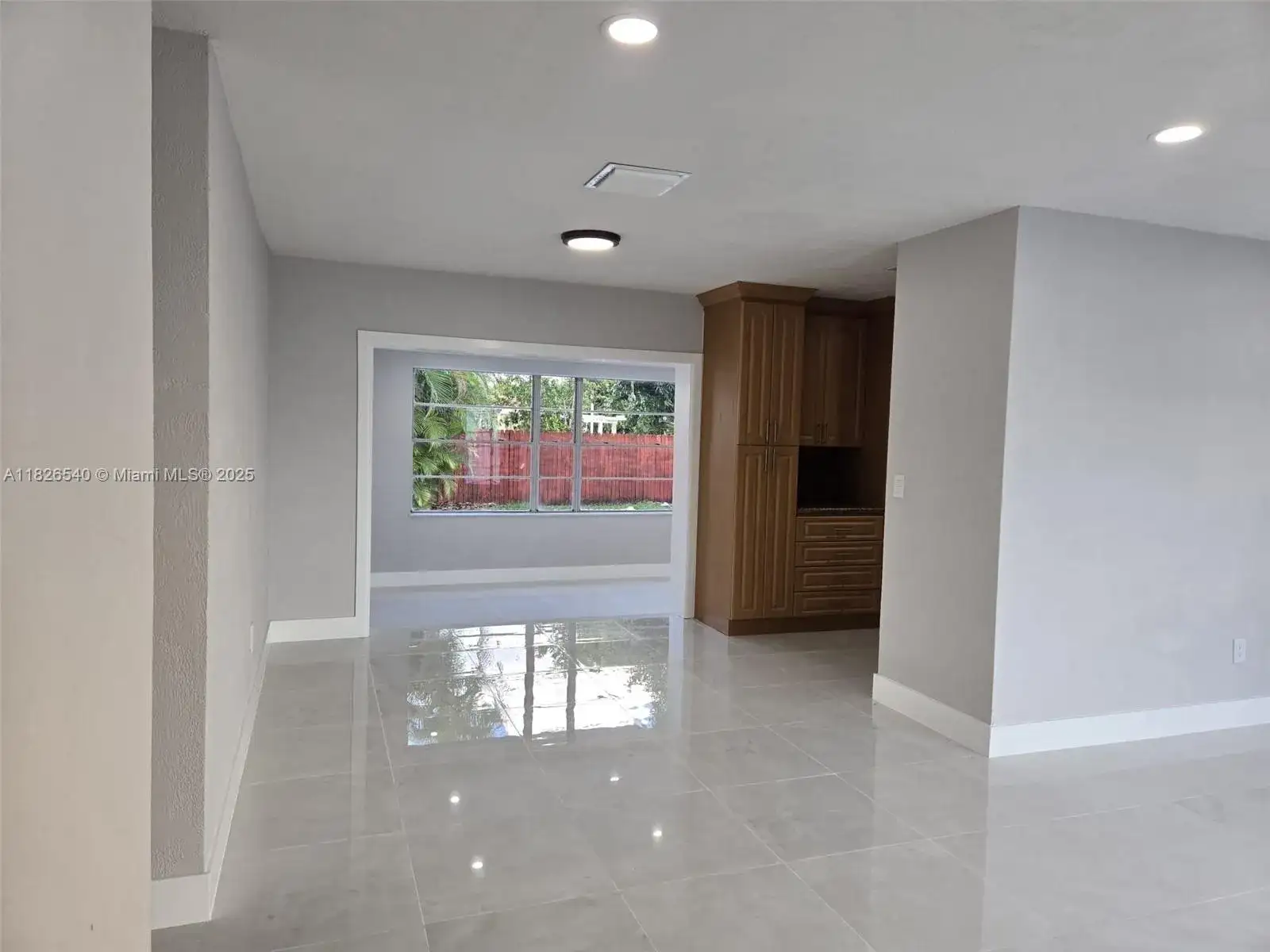 954 W 72nd Pl, Hialeah FL 33014 photo 3
