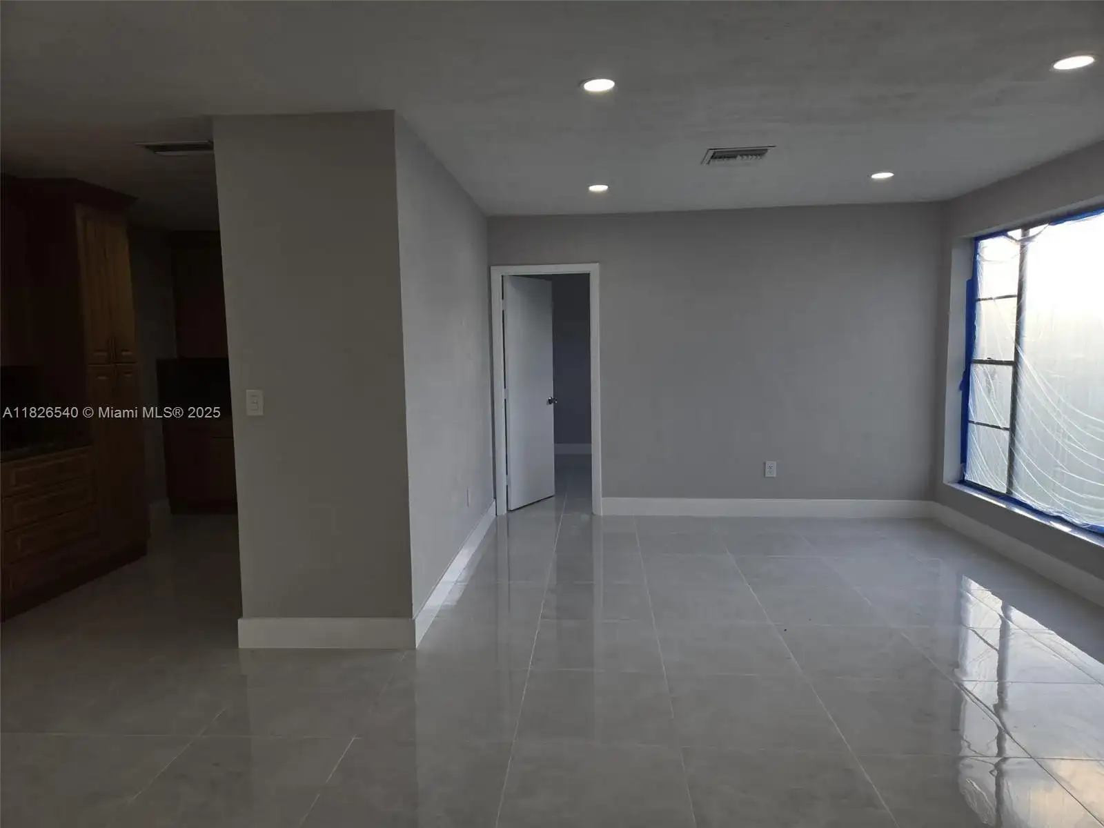 954 W 72nd Pl, Hialeah FL 33014 photo 5