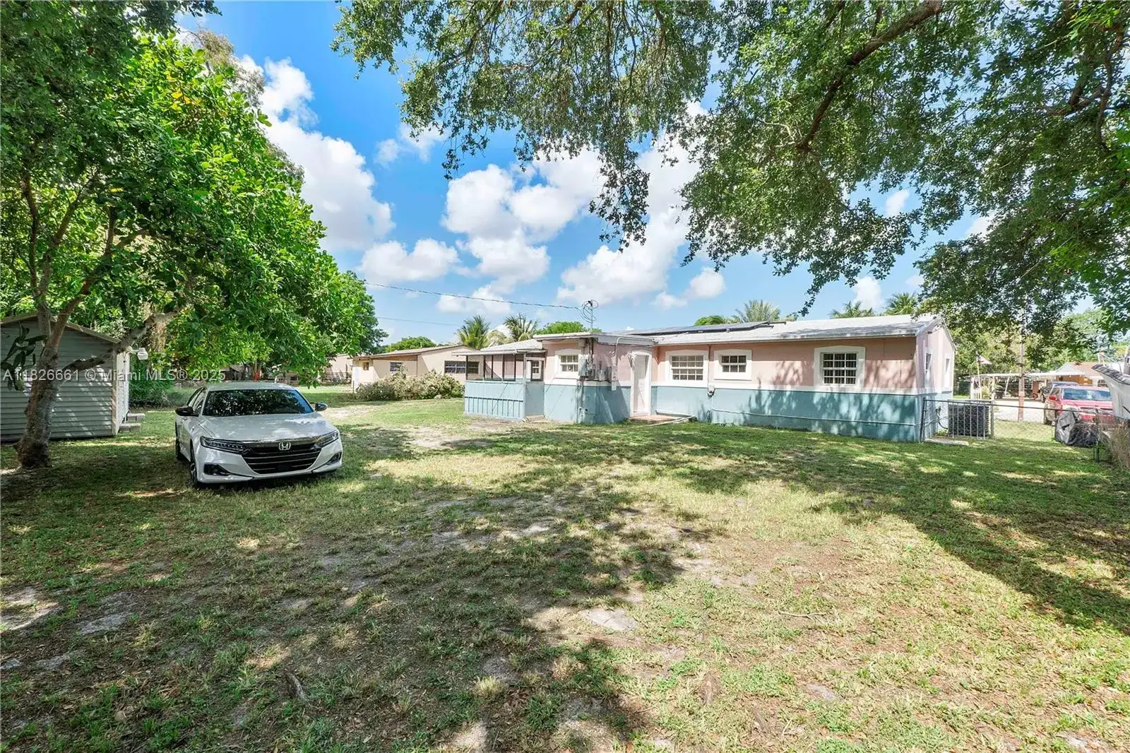 18612 NW 10th Ct, Miami Gardens FL 33169 photo 2