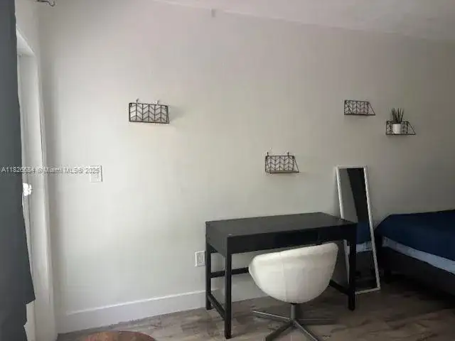 921 Meridian Ave # 2, Miami Beach FL 33139 photo 4