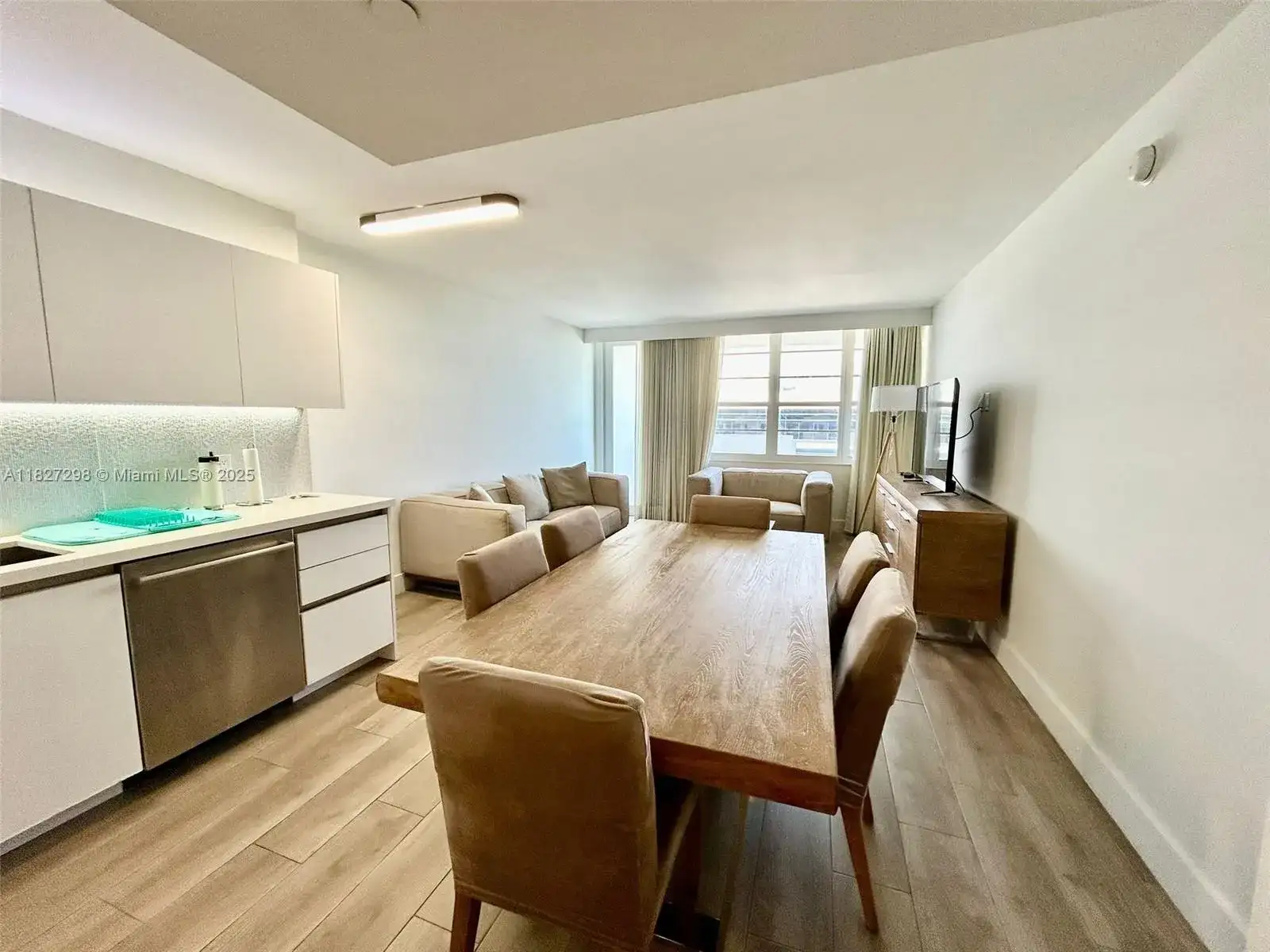 100 Lincoln Rd # 1429, Miami Beach FL 33139 photo 2