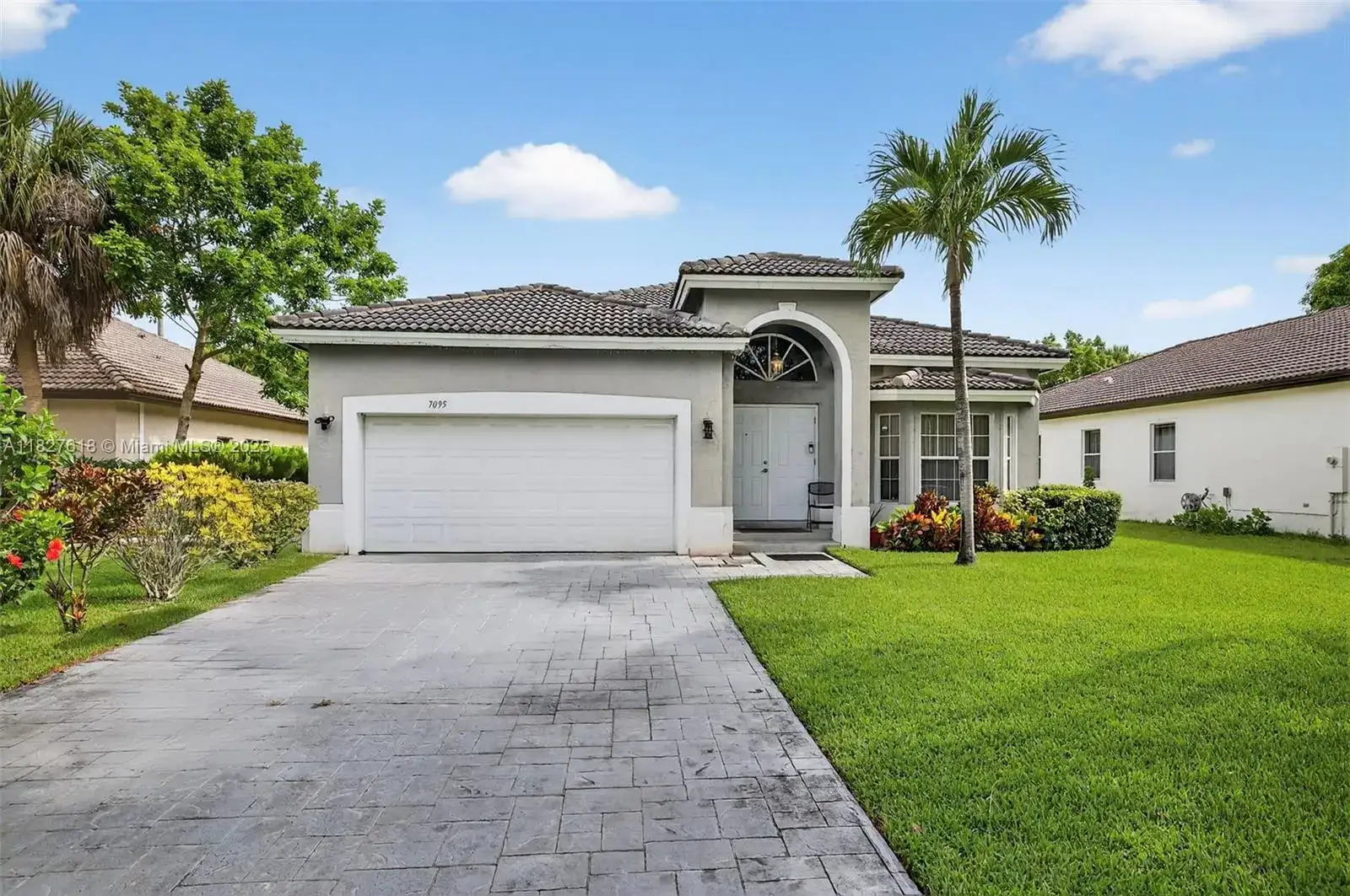 7095 E Tropical Way, Plantation FL 33317 photo 2