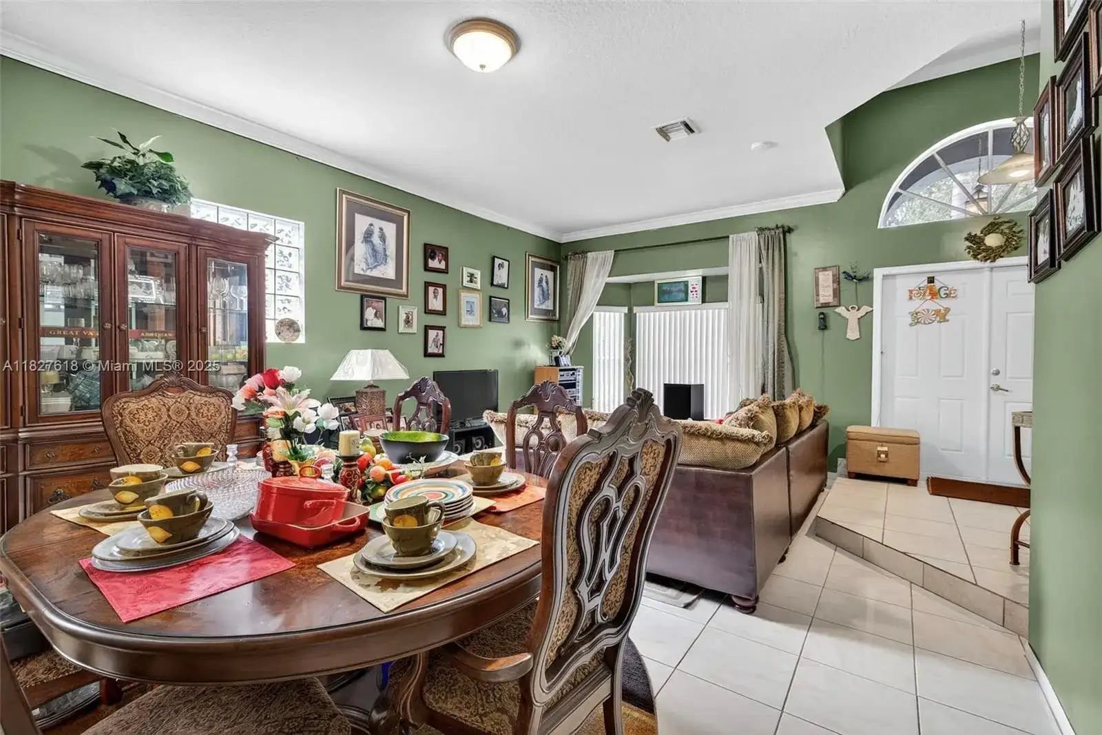 7095 E Tropical Way, Plantation FL 33317 photo 5
