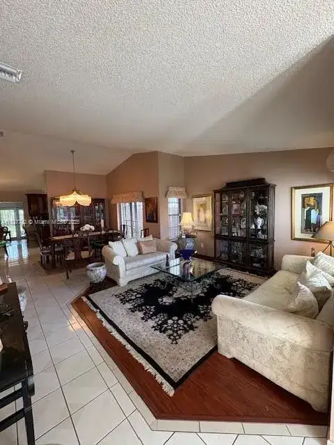 13736 SW 12th St, Miami FL 33184 photo 2