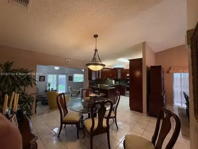 13736 SW 12th St, Miami FL 33184 photo 5