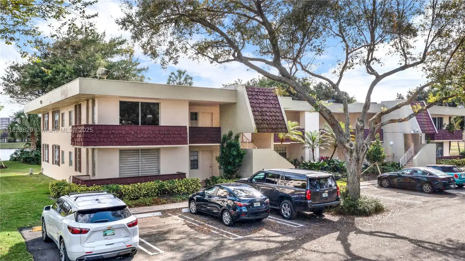 3200 N Course Ln # 216, Pompano Beach FL 33069 photo 4
