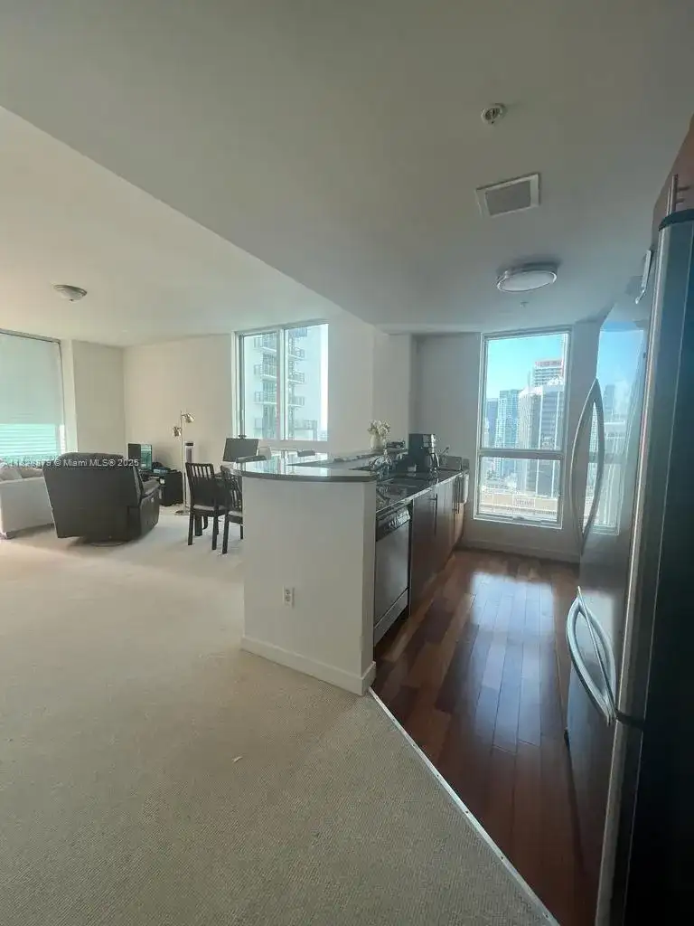 300 S Biscayne Blvd # 3201, Miami FL 33131 photo 5