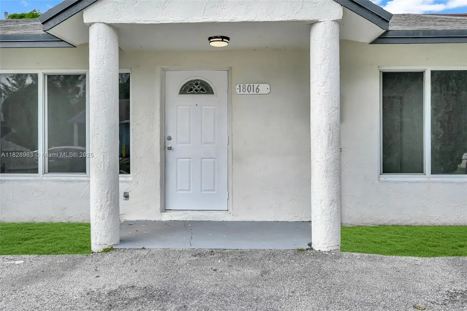 18016 NW 40th Ct, Miami Gardens FL 33055 photo 2