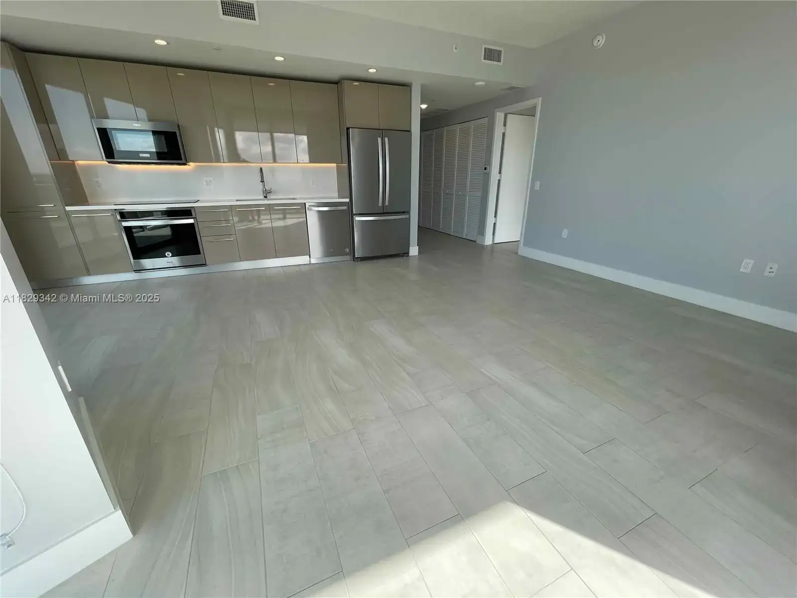 2000 Metropica Way # 804, Sunrise FL 33323 photo 2