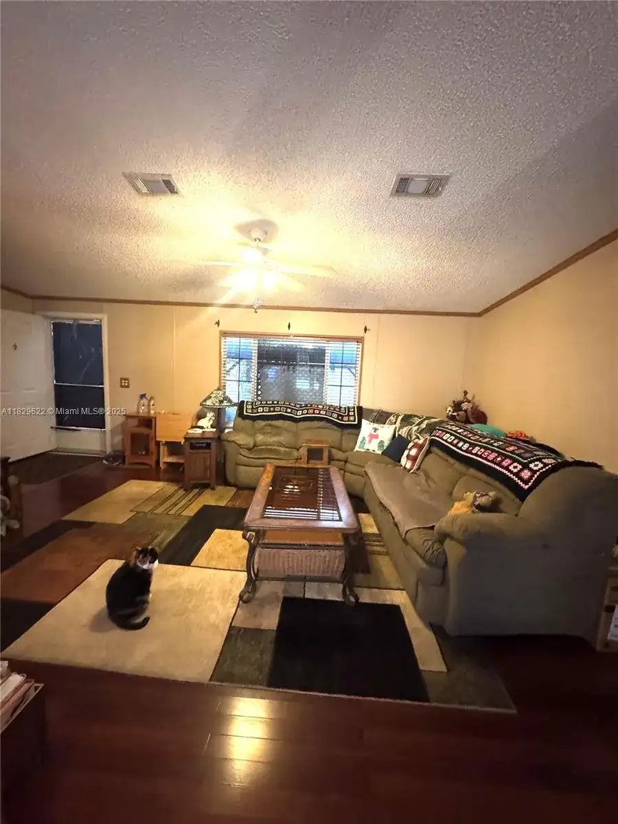 220 NE 12th Ave, Homestead FL 33030 photo 2