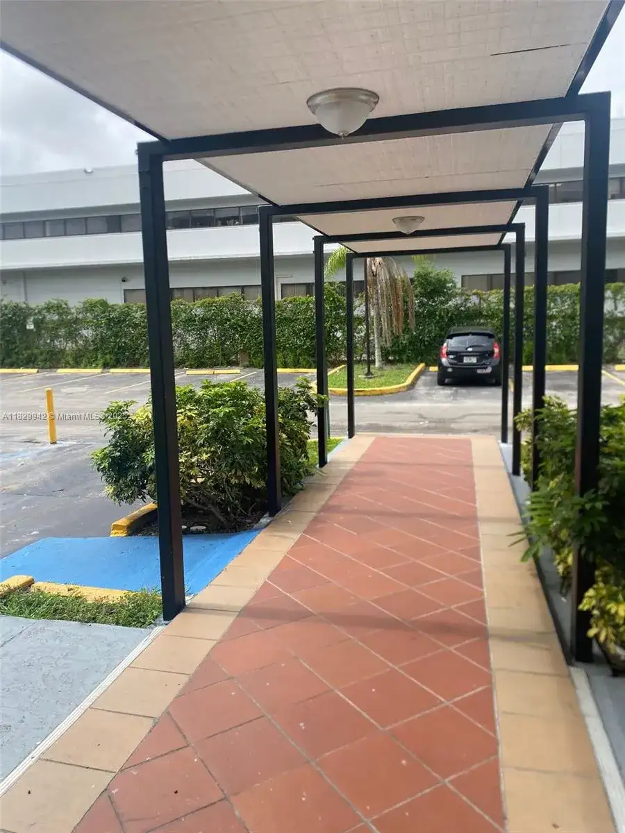 16450 NW 2nd Ave # 302, Miami FL 33169 photo 3