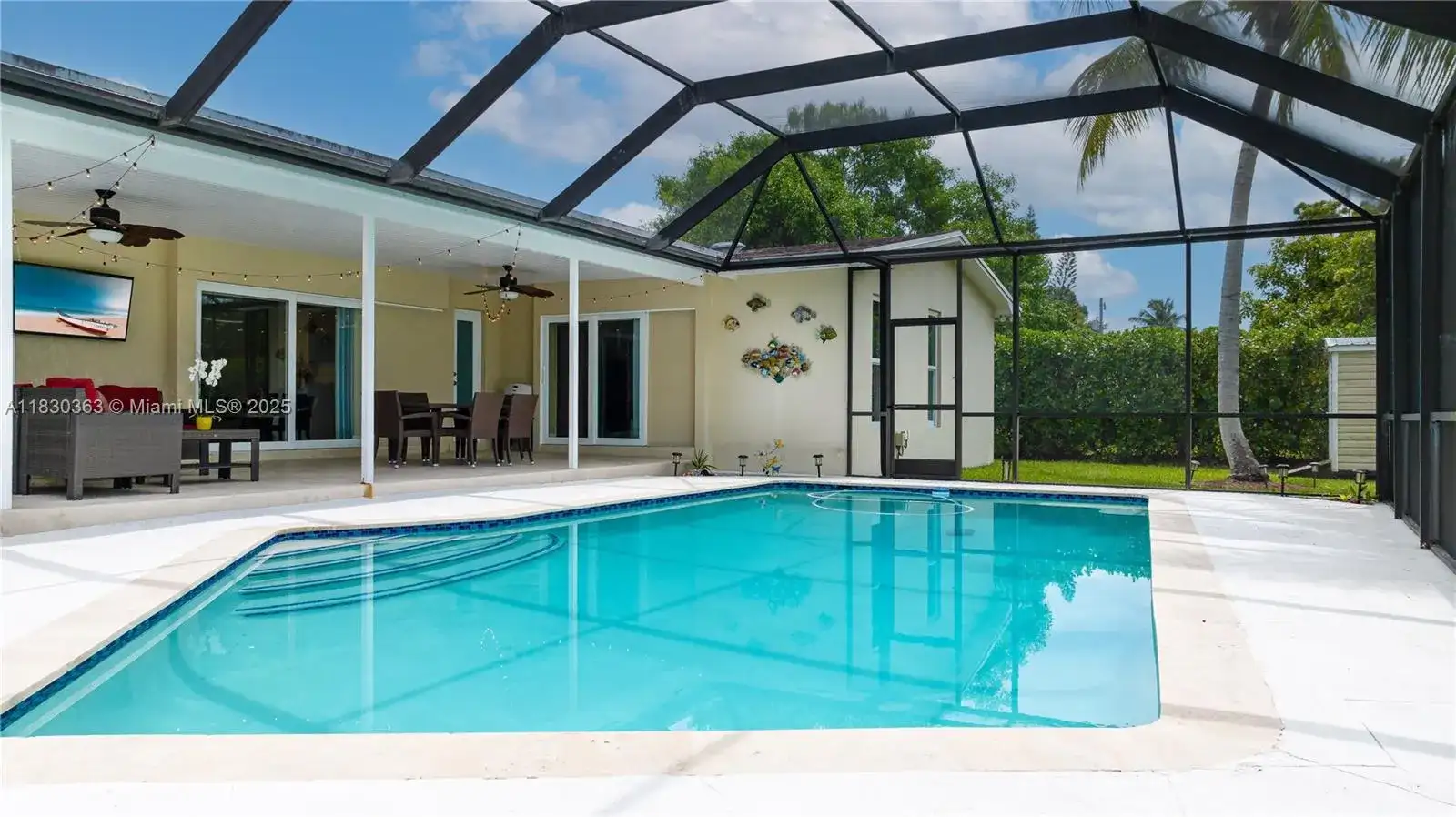 7940 SW 139th Ter, Palmetto Bay FL 33158 photo 2