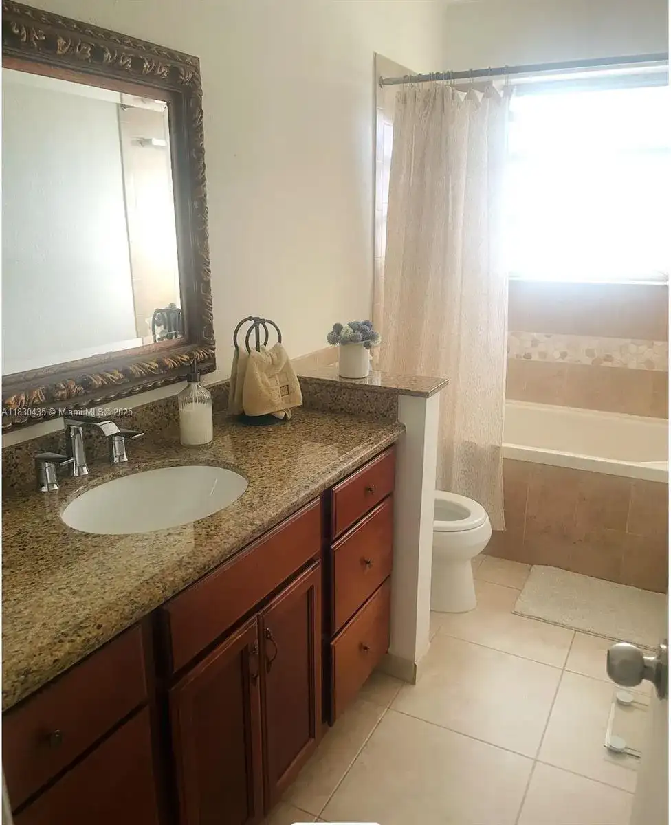 6790 SW 10th Ct, Pembroke Pines FL 33023 photo 2