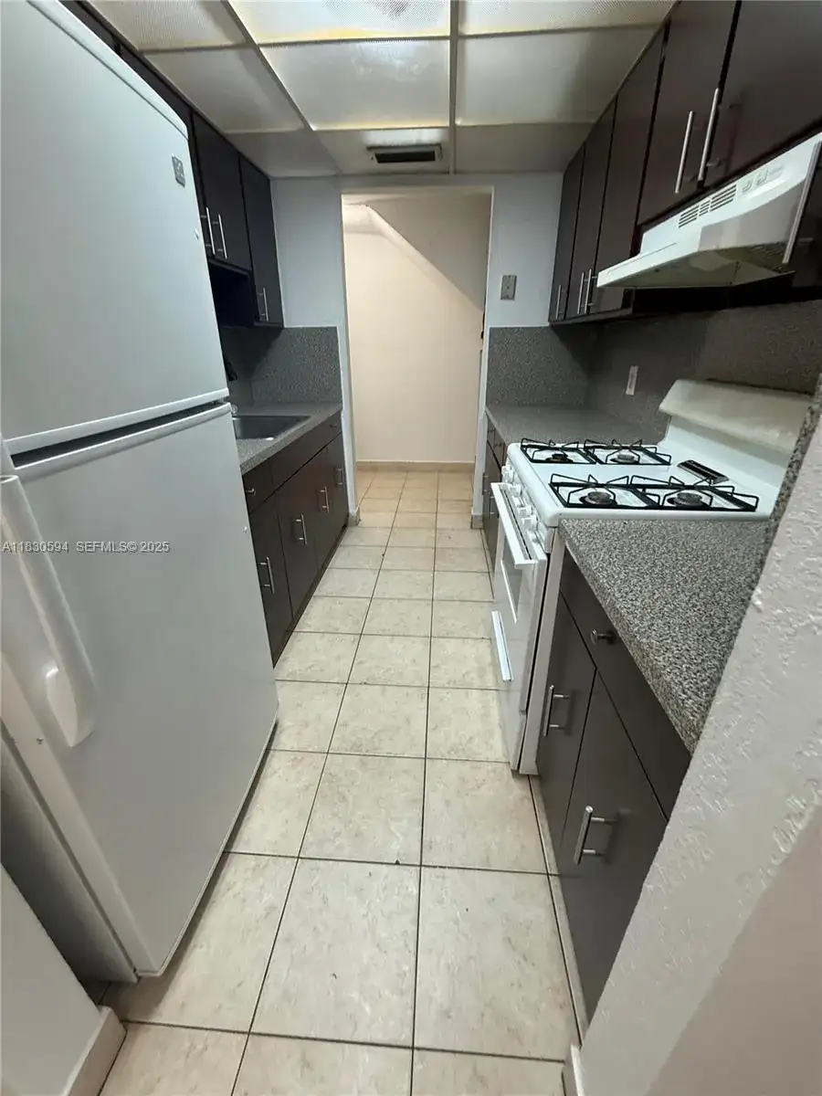 1305 W 53rd St # 406, Hialeah FL 33012 photo 2