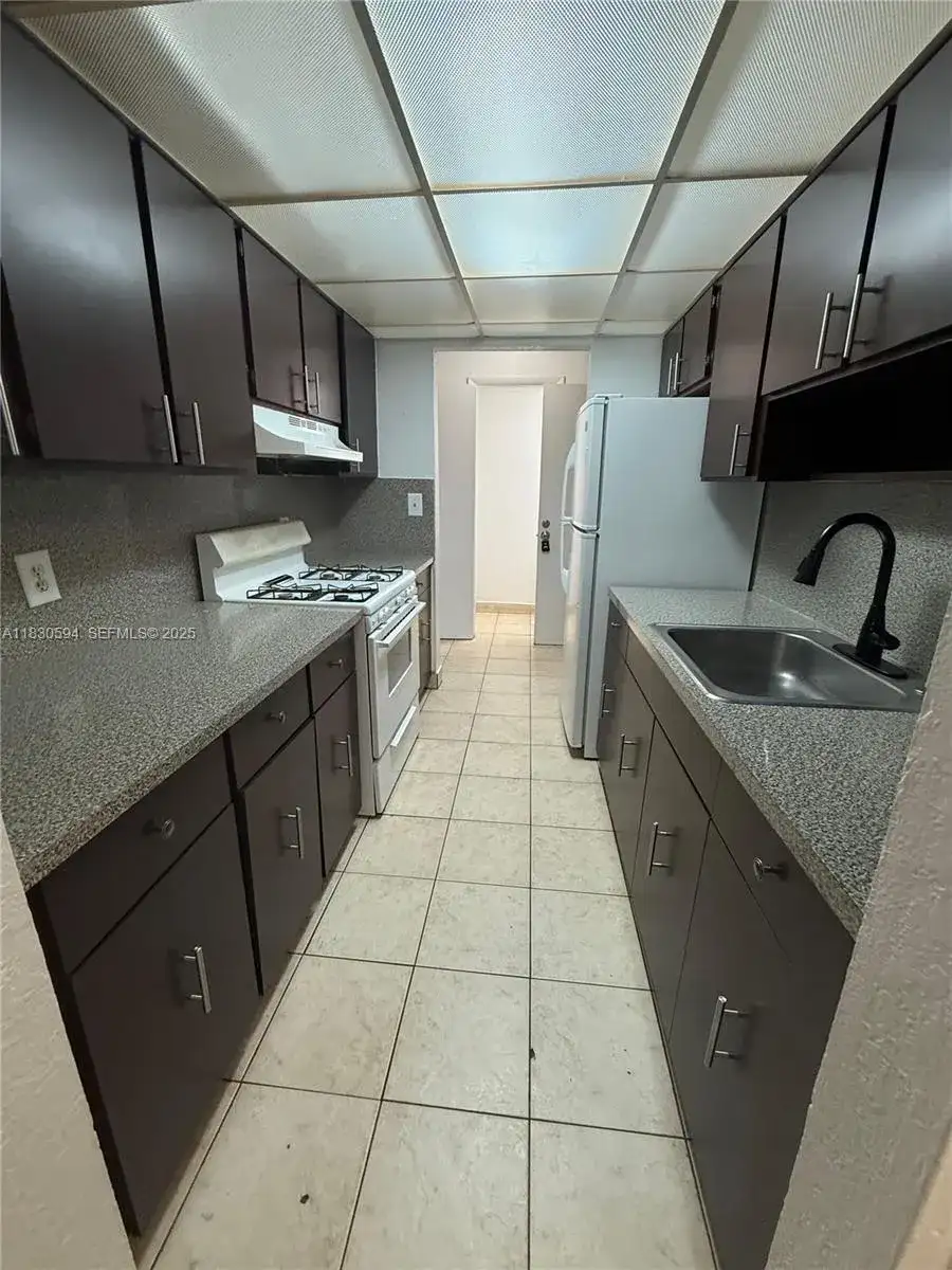 1305 W 53rd St # 406, Hialeah FL 33012 photo 4