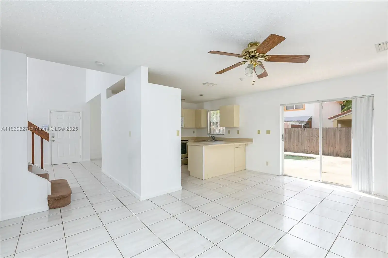 2592 W Saratoga Dr, Cooper City FL 33026 photo 4