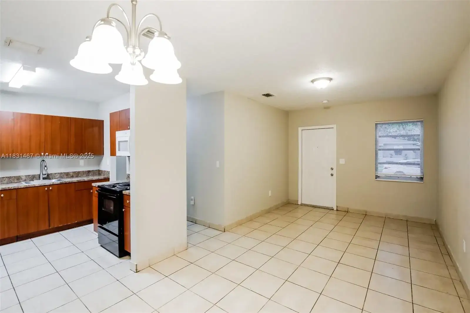 325 NW 190th St, Miami Gardens FL 33169 photo 3
