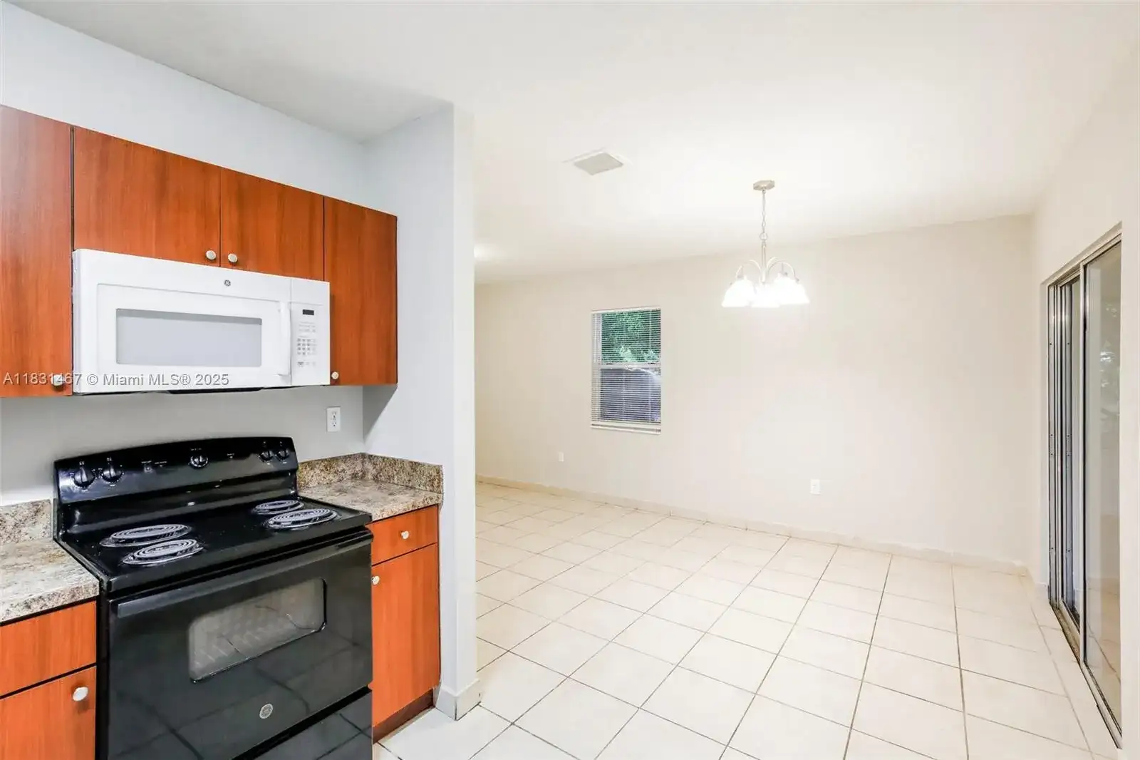 325 NW 190th St, Miami Gardens FL 33169 photo 5