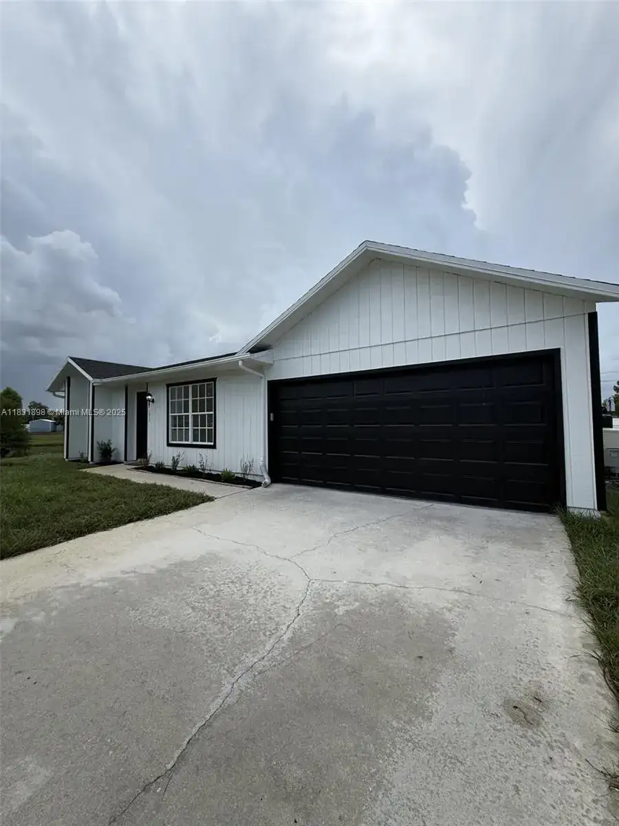 135 SW Felix Ave, Port St. Lucie FL 34953 photo 2