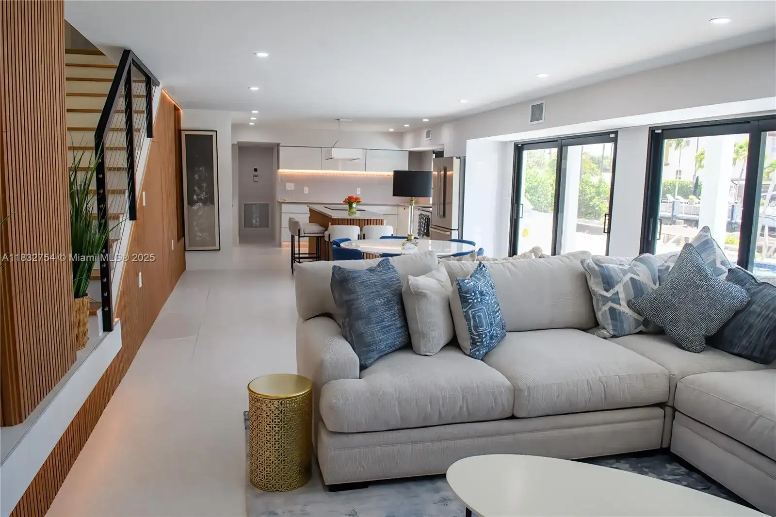 1240 NE 27th Ter, Pompano Beach FL 33062 photo 5
