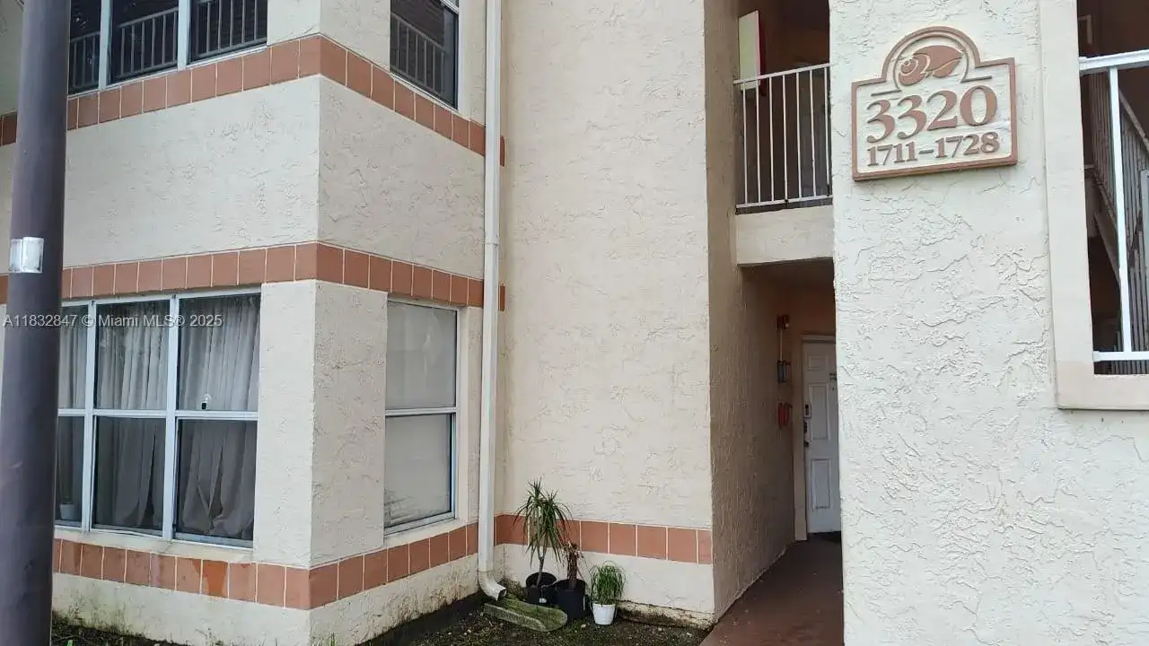 3320 N Pinewalk Dr N # 1715, Margate FL 33063 photo 2