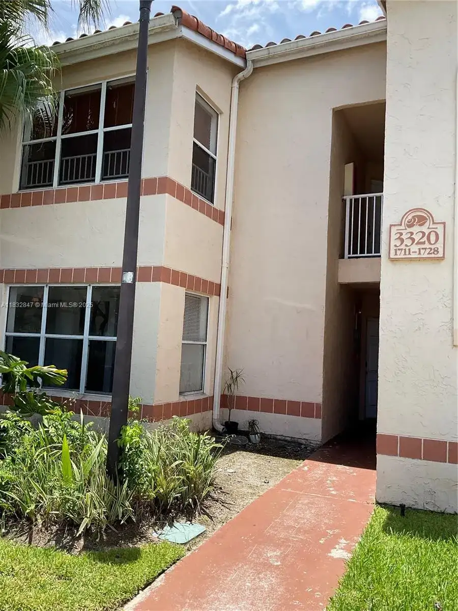 3320 N Pinewalk Dr N # 1715, Margate FL 33063 photo 5