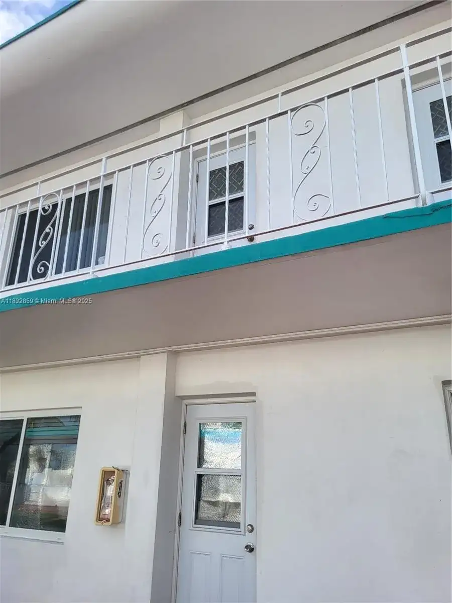 2101 Calais Dr # 7, Miami Beach FL 33141 photo 2
