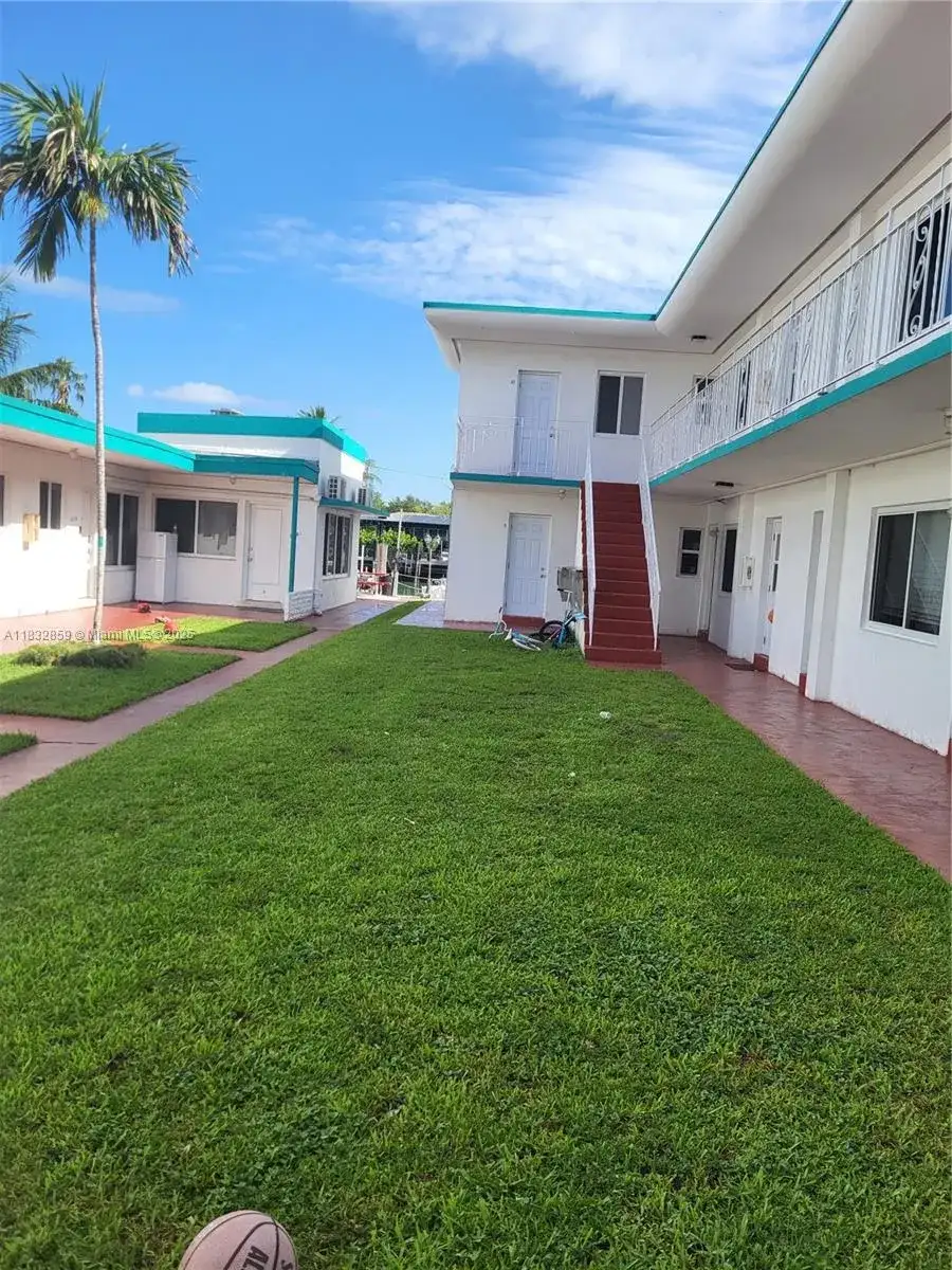 2101 Calais Dr # 7, Miami Beach FL 33141 photo 3