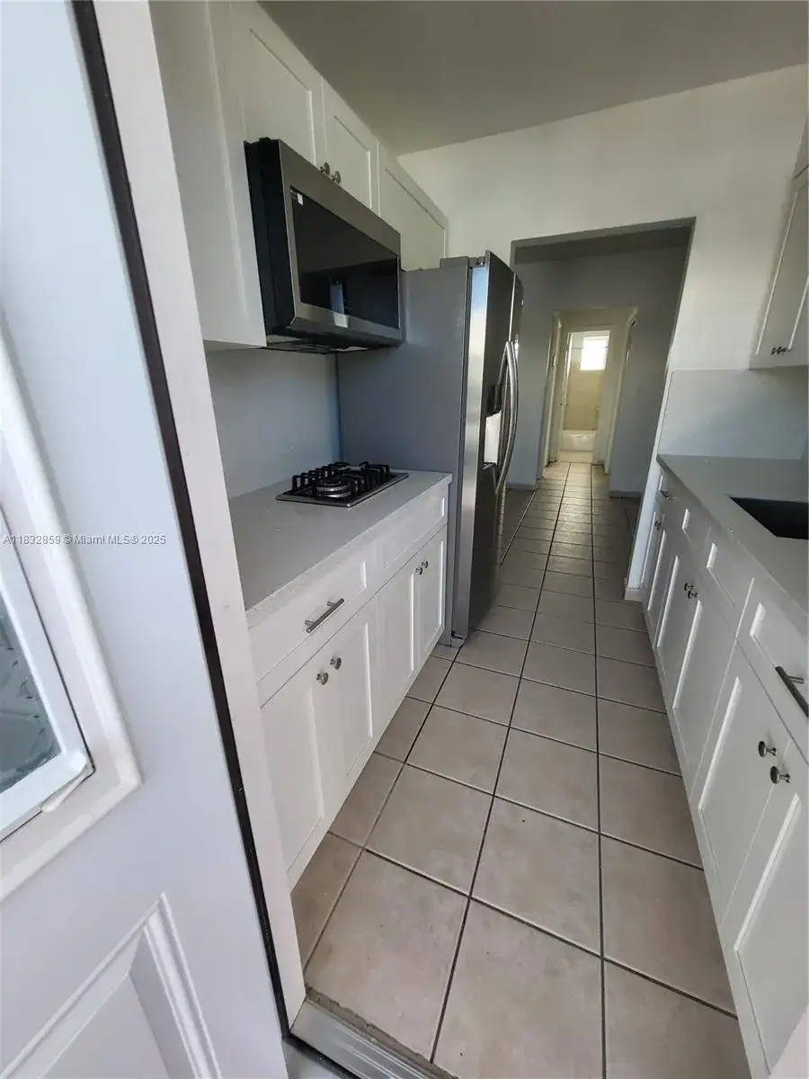 2101 Calais Dr # 7, Miami Beach FL 33141 photo 4