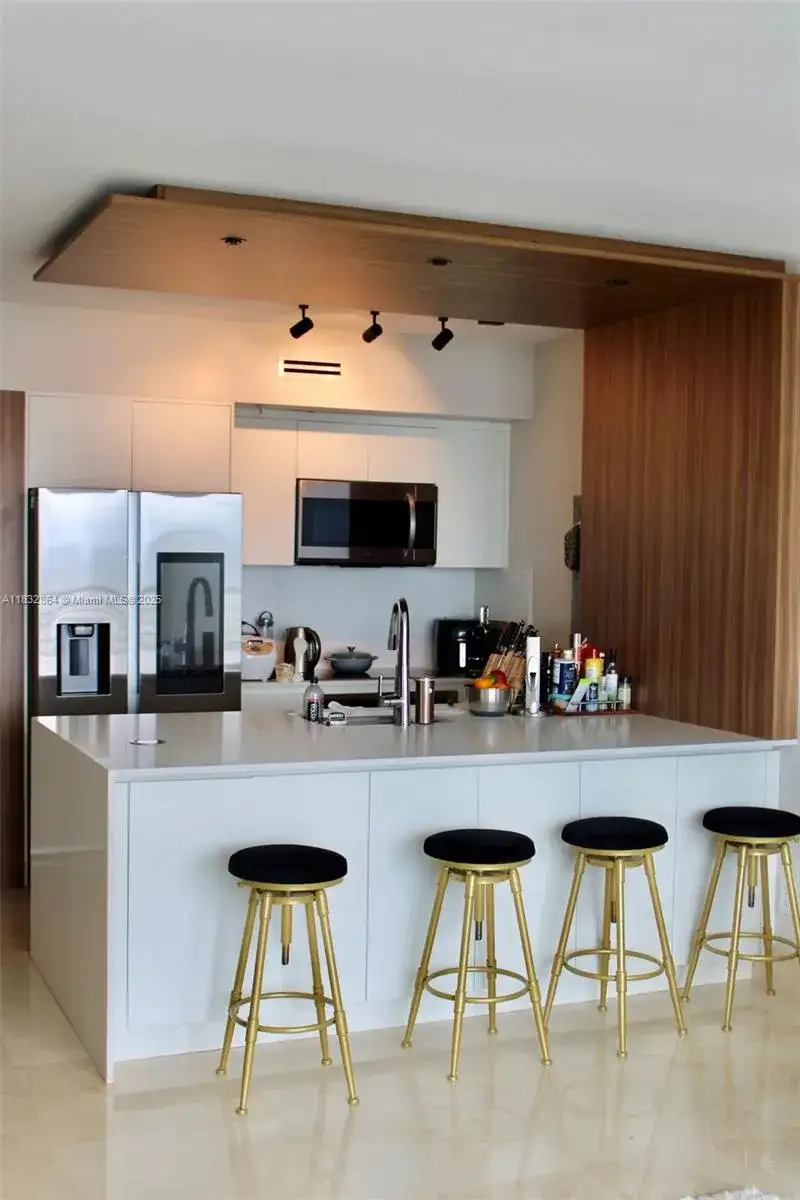 325 S Biscayne Blvd # 3922, Miami FL 33131 photo 2