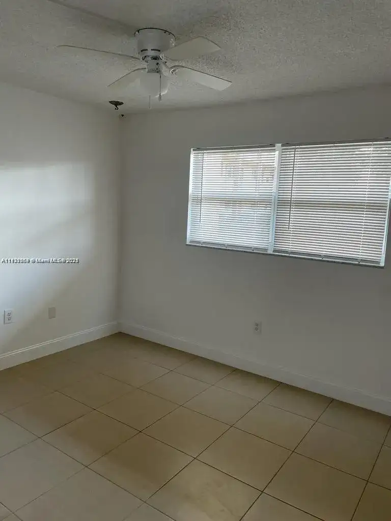 8325 Sunrise Lakes Blvd # 104, Sunrise FL 33322 photo 3