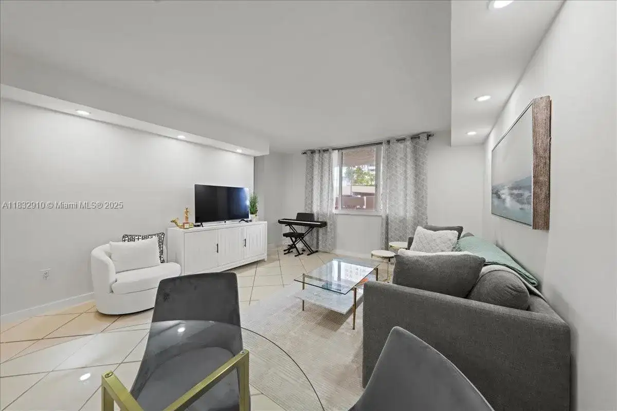 540 Brickell Key Dr # 412, Miami FL 33131 photo 3