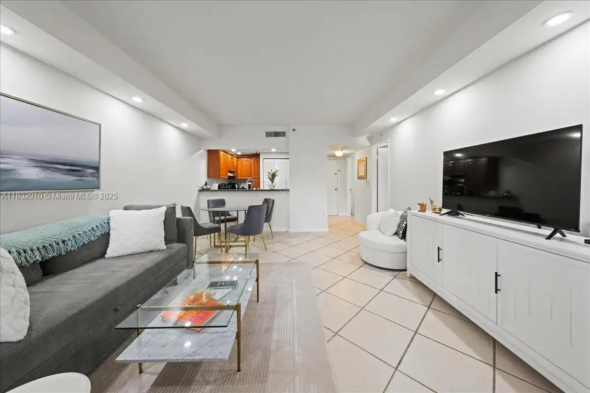 540 Brickell Key Dr # 412, Miami FL 33131 photo 4