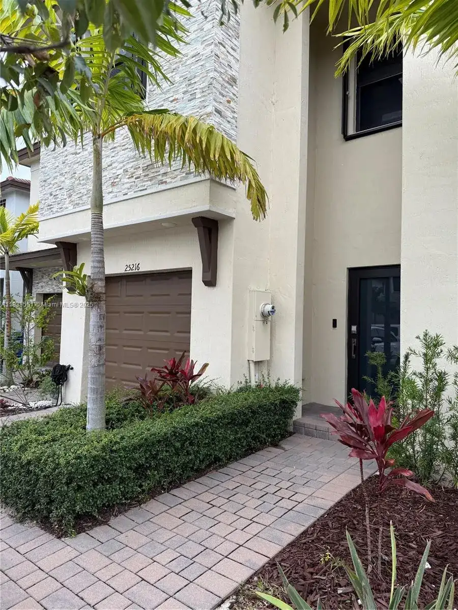 25216 SW 108th Ct, Homestead FL 33032 photo 2