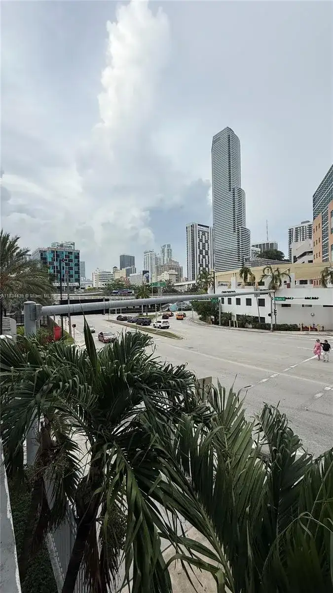 350 S Miami Ave # 302, Miami FL 33130 photo 4