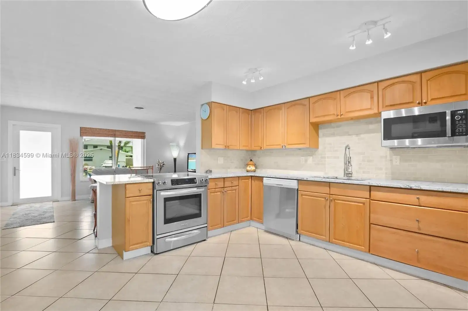 4421 SW 33rd Ave, Dania Beach FL 33312 photo 4