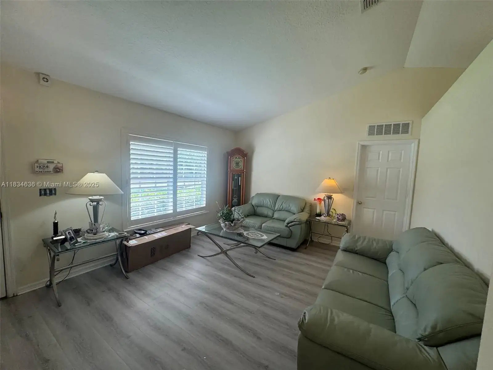 8535 104th Ct, Vero Beach FL 32967 photo 2
