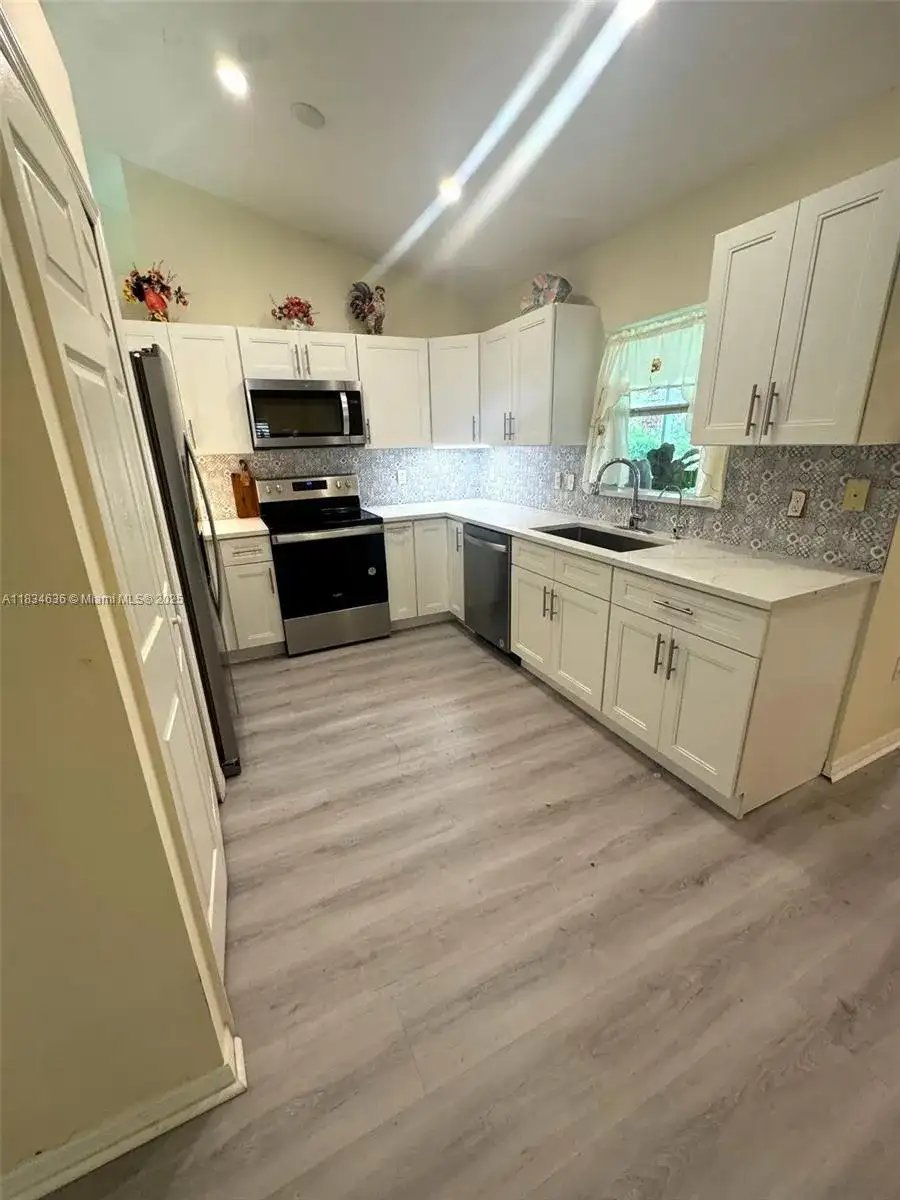 8535 104th Ct, Vero Beach FL 32967 photo 3