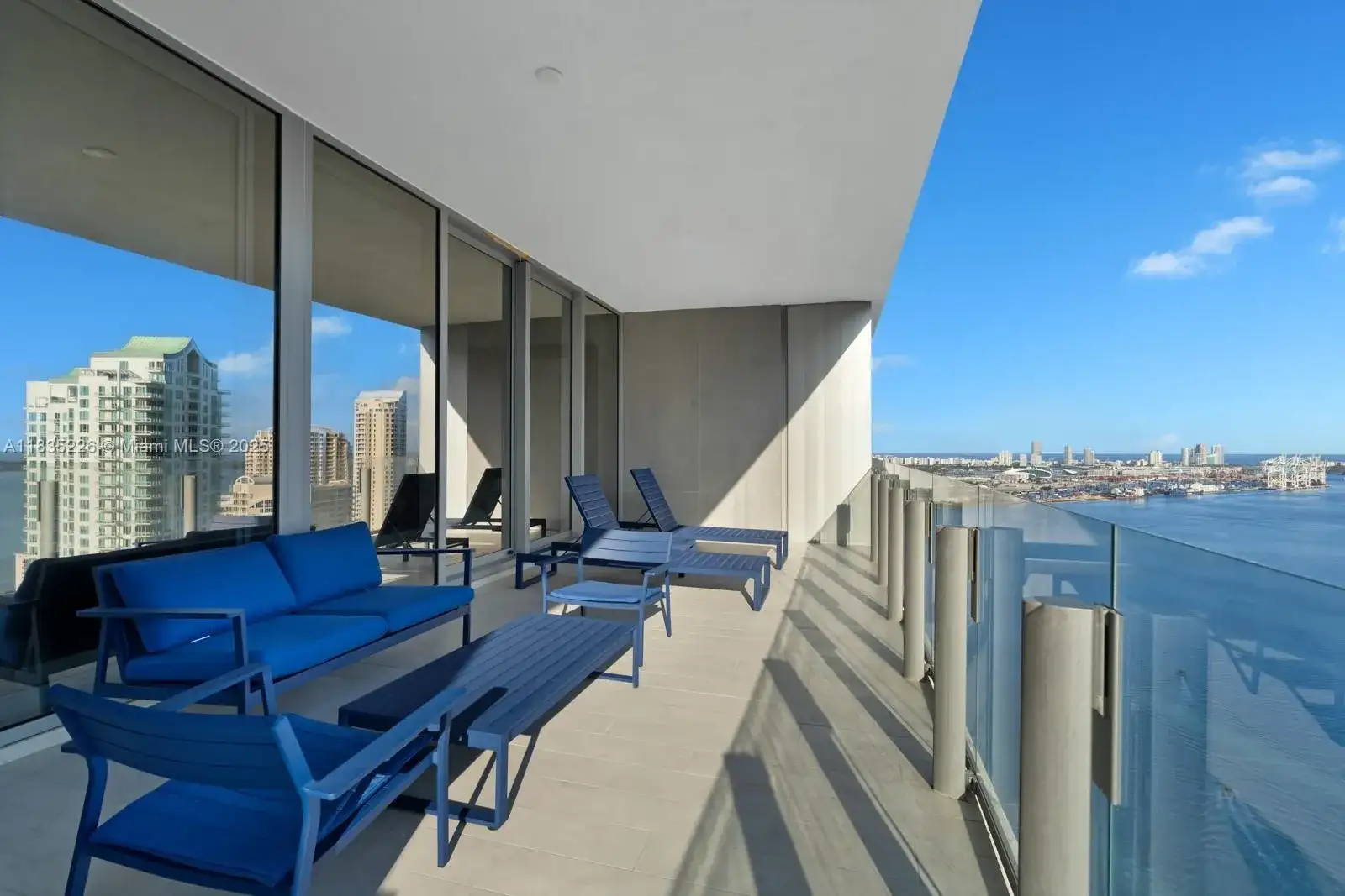 300 Biscayne Blvd Way # 3302, Miami FL 33131 photo 2