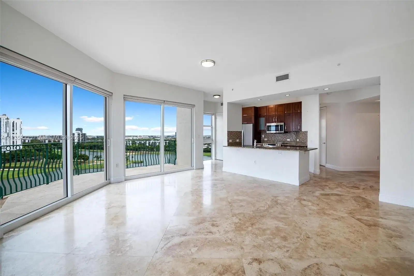 20000 E Country Club Dr, Aventura FL 33180 photo 2