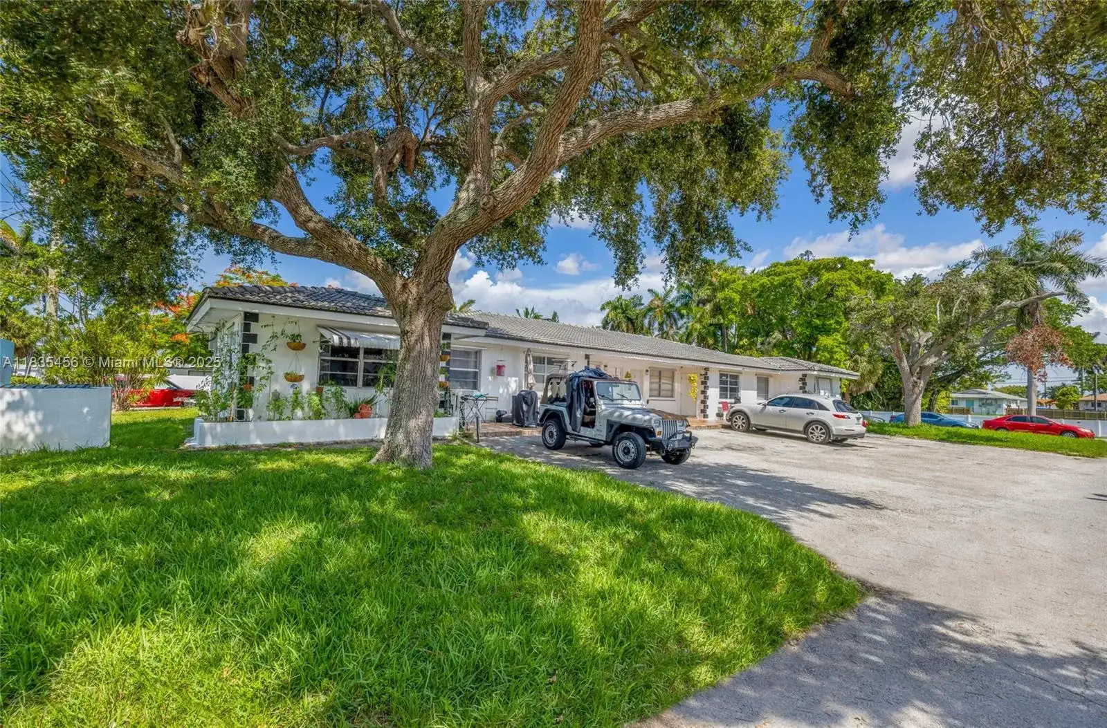 213 SE Park St, Dania Beach FL 33004 photo 2