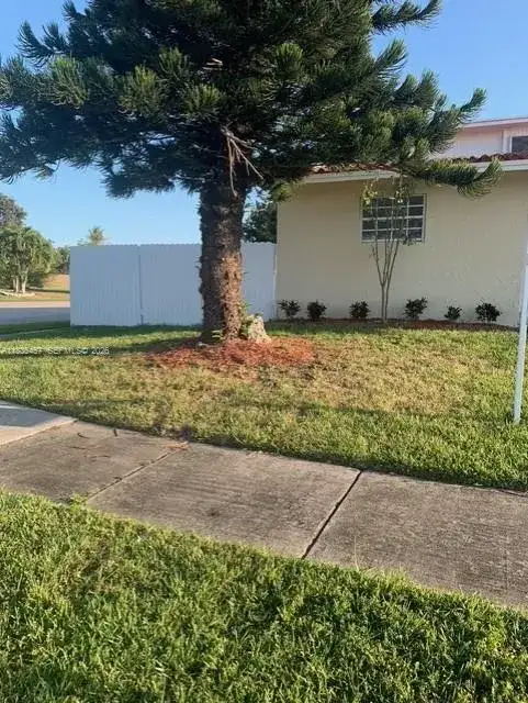 9000 SW 202nd Ter, Cutler Bay FL 33189 photo 3