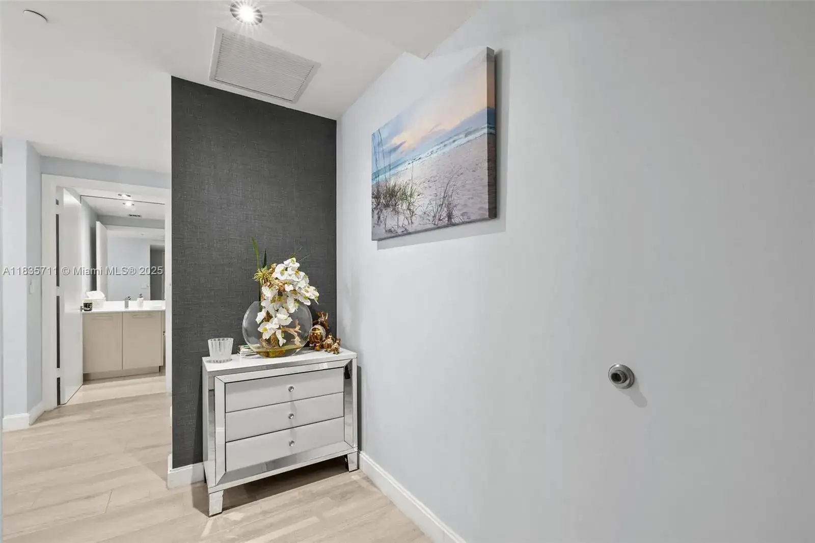 55 SW 9th St # 2309, Miami FL 33130 photo 2