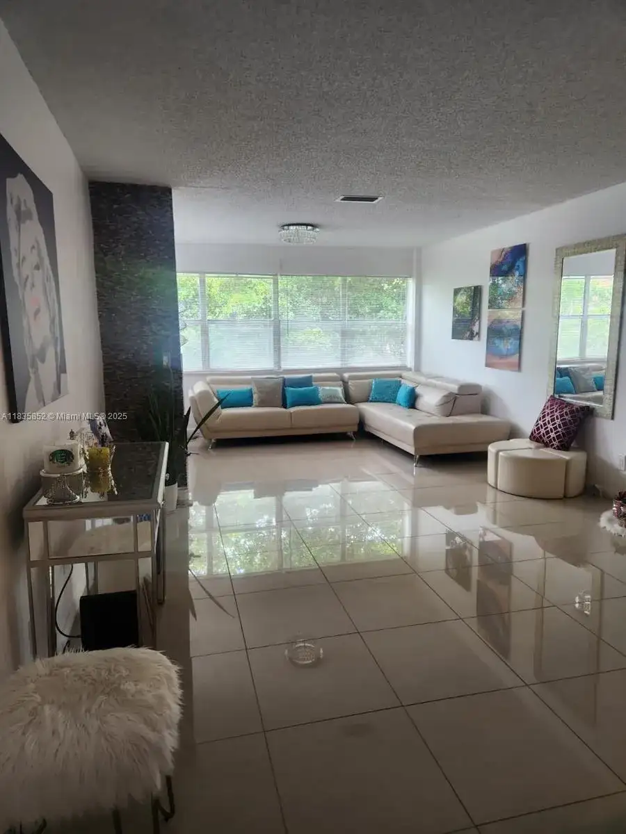 9800 Sunrise Lakes Blvd # 309, Sunrise FL 33322 photo 3