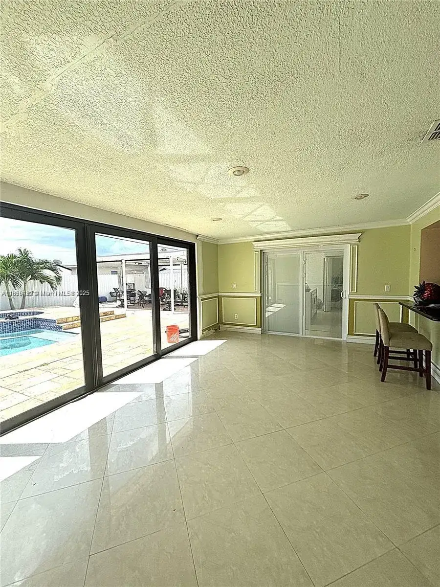 1214 W 80th St, Hialeah FL 33014 photo 5